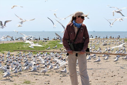 Felicia Saders recibió el Premio de Biólogo del Año 2020 por la Southeastern Association of Fish and Wildlife Agencies.