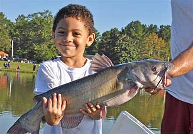 Los Rodeos de Pesca del SCDNR están diseñados para niños de 6 a 15 años